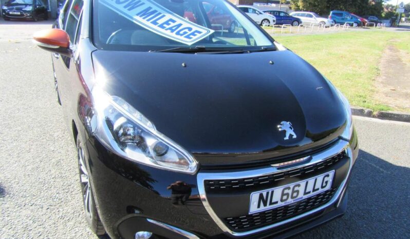 
								Peugeot 208 1.2 PureTech Roland Garros Euro 6 (s/s) 5dr full									