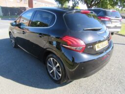 
										Peugeot 208 1.2 PureTech Roland Garros Euro 6 (s/s) 5dr full									