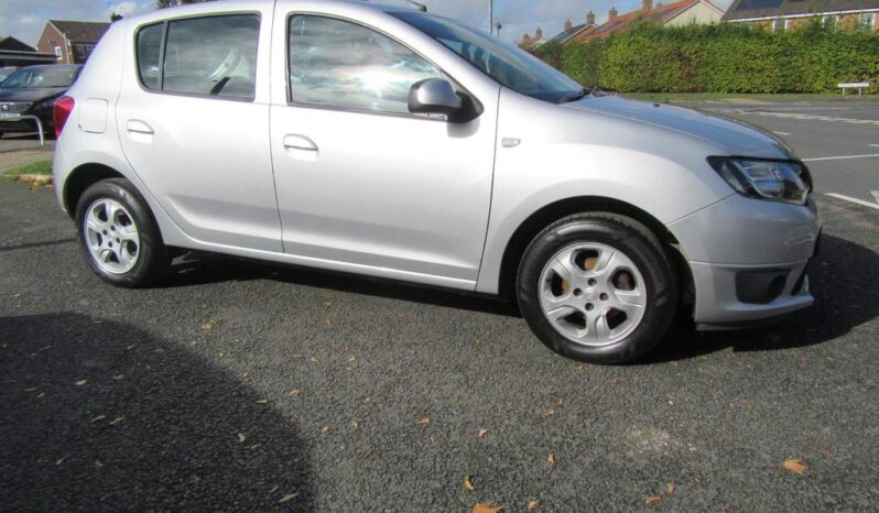 
								Dacia Sandero 0.9 TCe Laureate Euro 6 (s/s) 5dr full									