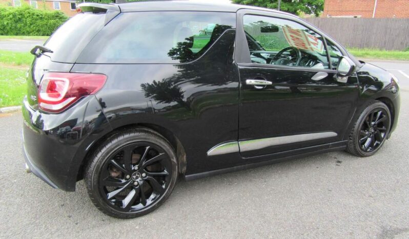 
								DS Automobiles DS 3 1.6 BlueHDi DStyle Nav Euro 6 (s/s) 3dr full									