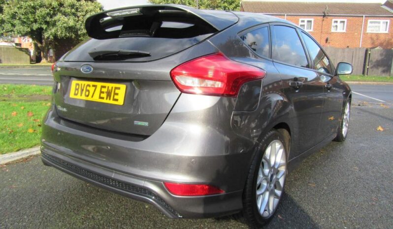 
								Ford Focus 1.0T EcoBoost ST-Line Euro 6 (s/s) 5dr full									