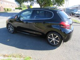 
										Peugeot 208 1.2 PureTech Roland Garros Euro 6 (s/s) 5dr full									