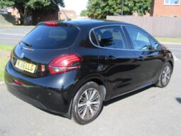 
										Peugeot 208 1.2 PureTech Roland Garros Euro 6 (s/s) 5dr full									