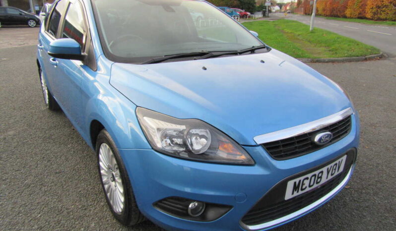 
								Ford Focus 1.6 Titanium 5DR full									