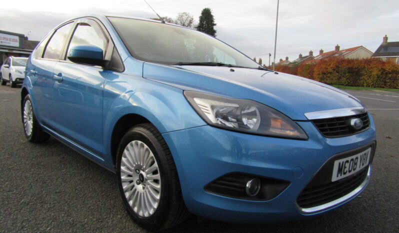 
								Ford Focus 1.6 Titanium 5DR full									