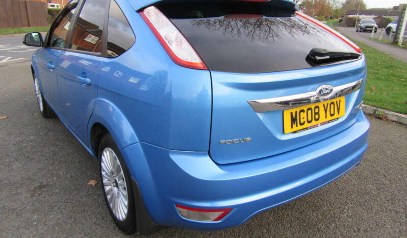 
								Ford Focus 1.6 Titanium 5DR full									