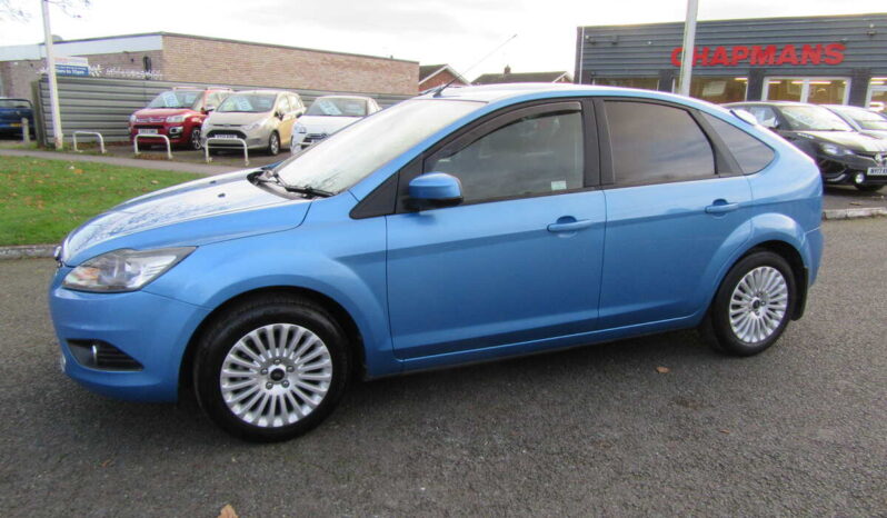 
								Ford Focus 1.6 Titanium 5DR full									