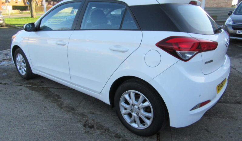 
								Hyundai i20 SE 5d full									