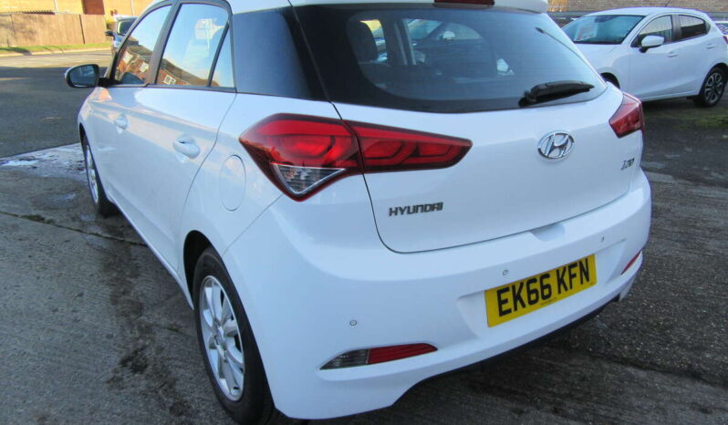 
								Hyundai i20 SE 5d full									