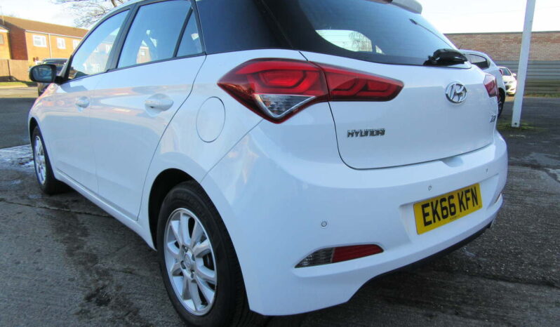 
								Hyundai i20 SE 5d full									