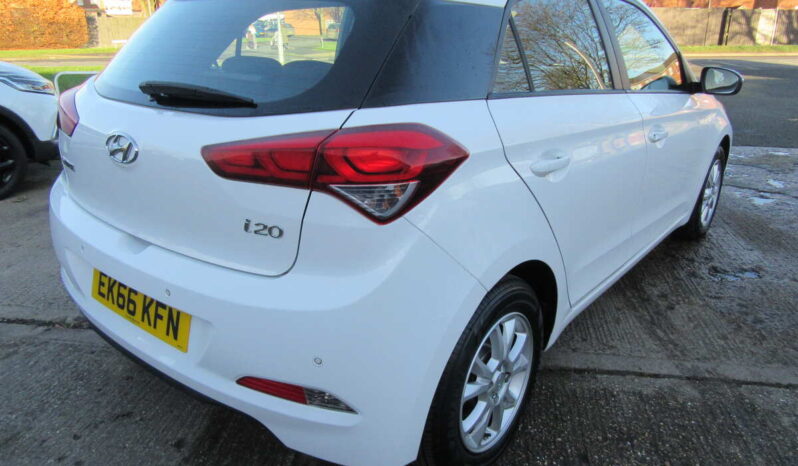 
								Hyundai i20 SE 5d full									