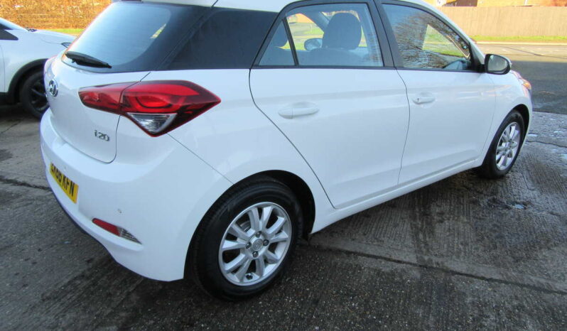 
								Hyundai i20 SE 5d full									