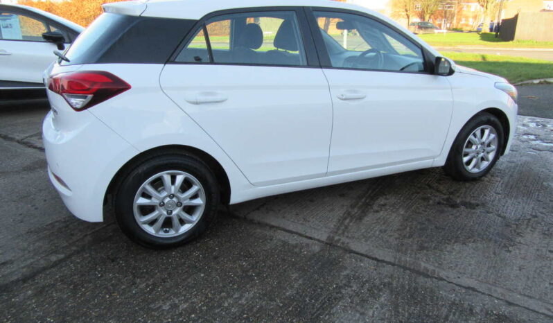 
								Hyundai i20 SE 5d full									