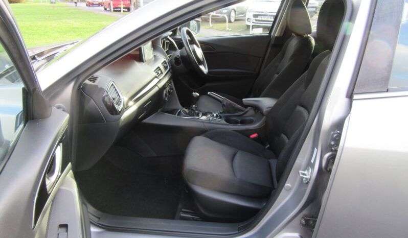 
								Mazda Mazda3 SE 5dr full									